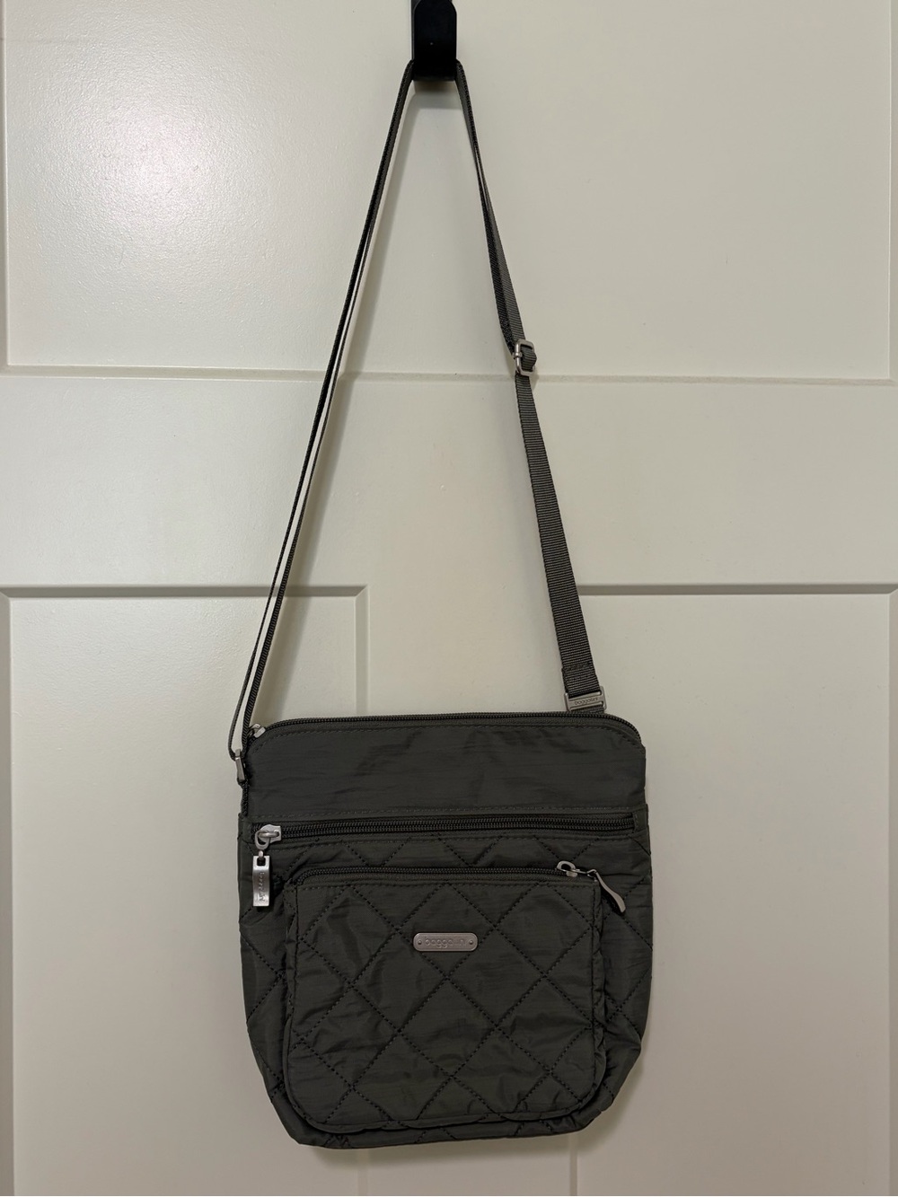 Baggallini Pewter Quilted Pocket Crossbody Bag Grey